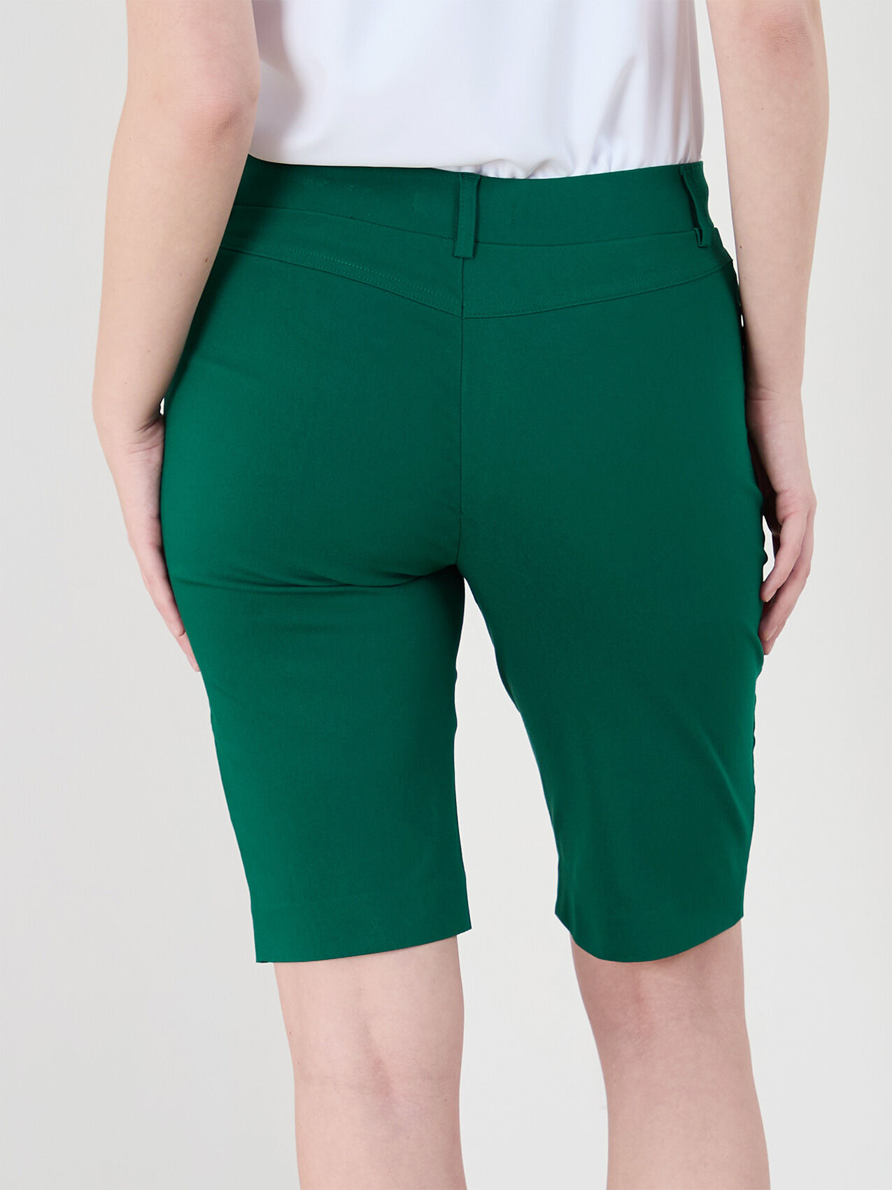 Emily Slim Bermuda Short Microtwill