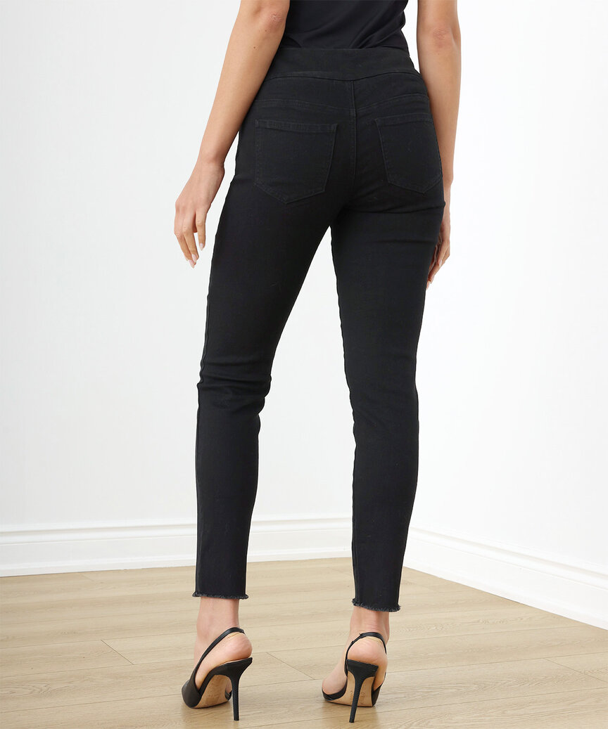 Slim Leg Sparkle Jean in Black, Cleo