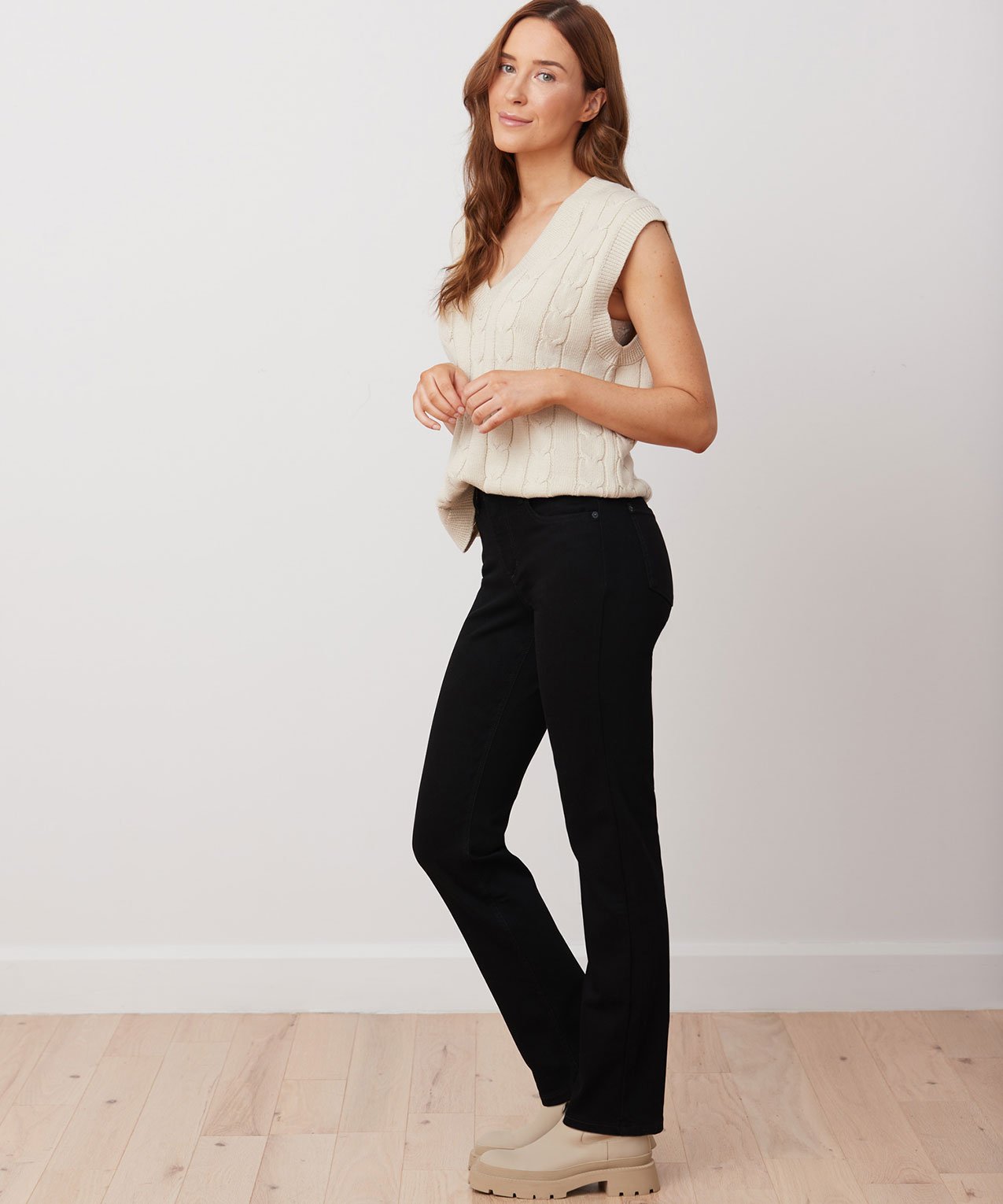 Yoga Jeans Chloe Straight Classic Rise, Cleo